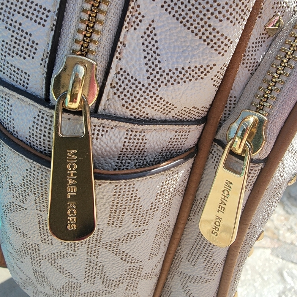 Michael Kors Vanilla Cream Medium Abbey Signature Gold Studded Backpack/Tan Trim - Picture 6 of 16